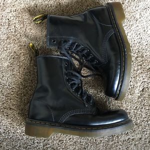 Combat boots